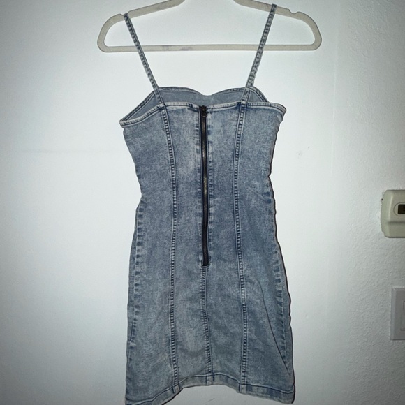 H&M Acid Wash Denim Mini Dress 2 - Picture 5 of 5